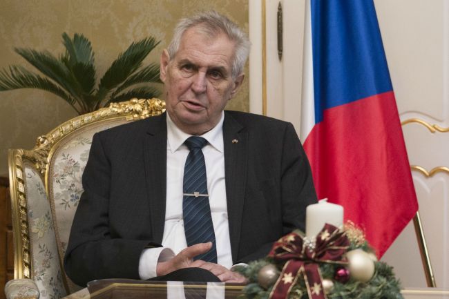 Český prezident Zeman budúci týždeň navštívi SR, s Kiskom sa stretne v Tatrách