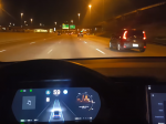 Video: Takto to dopadne, keď za vás šoféruje Tesla