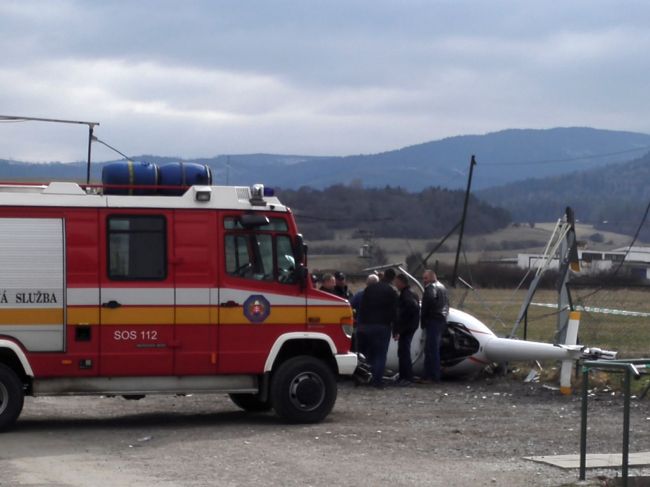 Na letisku v Spišskej Novej Vsi spadol vrtuľník