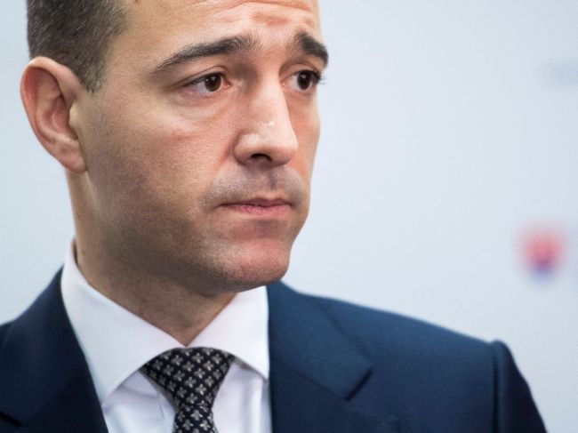 Minister vnútra Tomáš Drucker bol hospitalizovaný