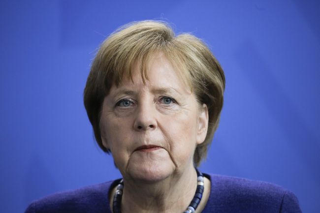 Merkelová sa v dohľadnom čase osobne stretne s Putinom