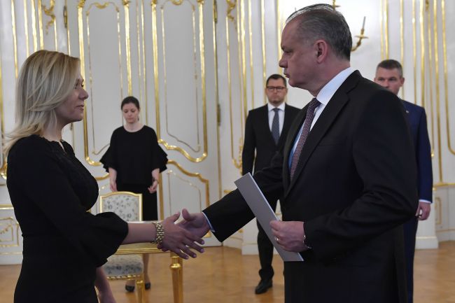 Andrej Kiska vymenoval za ministerku vnútra Denisu Sakovú