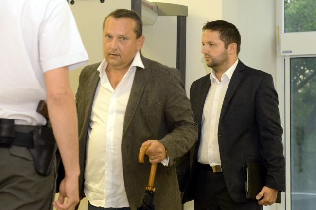 Brtva a Pachinger do väzenia zatiaľ nastúpiť nemusia