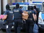 Nemecká polícia uskutočnila rozsiahlu operáciu proti skupine prevádzačov