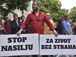 Po útoku na investigatívnu novinárku v Čiernej Hore protestovali stovky ľudí