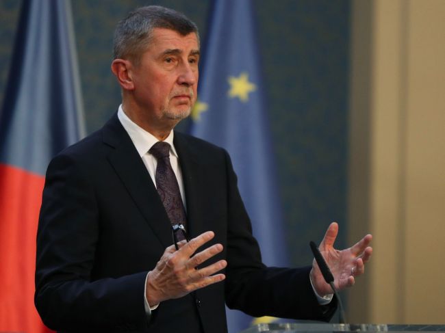 Český premiér Andrej Babiš opäť pohrozil predčasnými voľbami