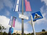 Otvorenie ambasády USA v Jeruzaleme sprevádza eufória i protesty