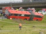 Video: V Bratislave sa zrazil autobus s autom