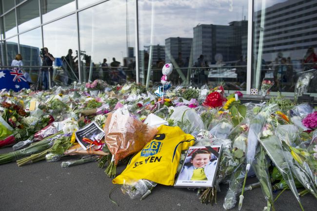 Kremeľ obvinenia z účasti na páde MH17 odmieta, holandskému vyšetrovaniu neverí