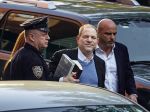 Weinsteina obvinili zo znásilnenia a sexuálneho obťažovania