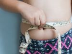 Tieto detské zlozvyky sa spájajú s obezitou v staršom veku
