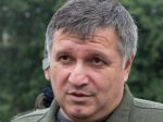 Ukrajinský minister vnútra odmieta kritiku za zinscenovanie vraždy novinára