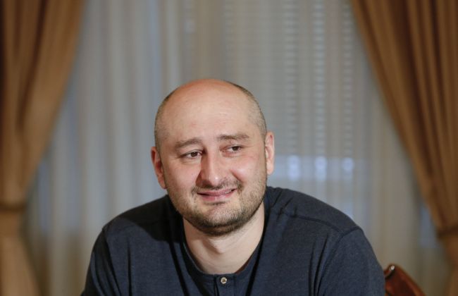 Kyjevský súd oznámil meno podozrivého zo zosnovania "vraždy" novinára Babčenka