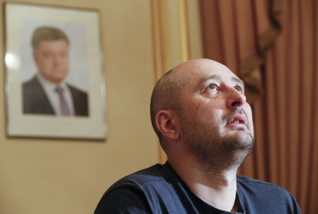 Kremeľ odsúdil zinscenovanie vraždy novinára a vyzval Radu Európy na akciu