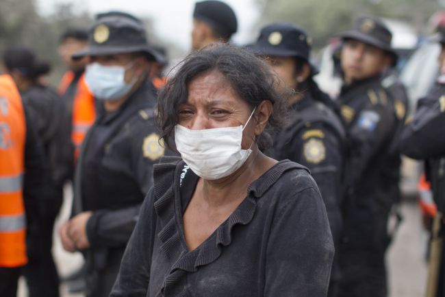 Počet obetí výbuchu sopky v Guatemale stúpol na najmenej 38