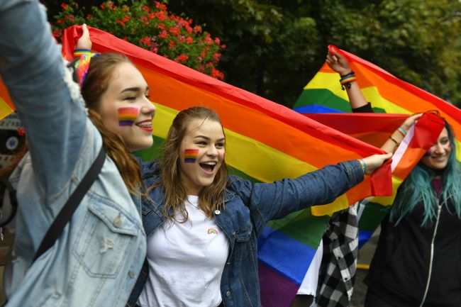 Štáty EÚ nemôžu brániť pobytu homosexuálnych manželských párov na ich území