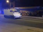 Video: Zdrogovaný vojak ukradol tank a preháňal sa ním po uliciach