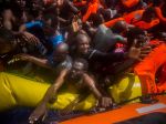 Španielske námorníctvo zachránilo v Stredozemnom mori vyše 300 migrantov