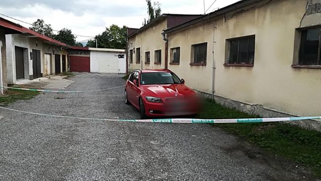 Pred nemocnicou v Trstenej zomrelo malé dieťa, matka ho nechala v rozhorúčenom aute