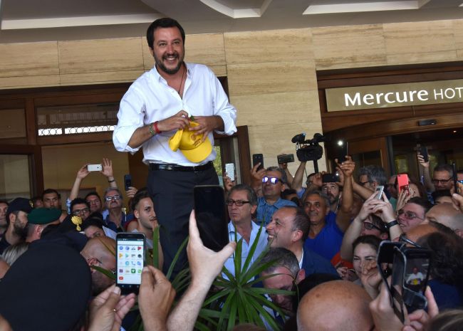 Salvini: To, že loď s migrantmi napokon prijalo Španielsko, je naším víťazstvom