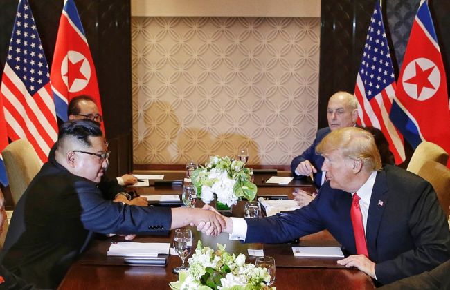 Donald Trump a Kim Čong-un podpísali dohodu