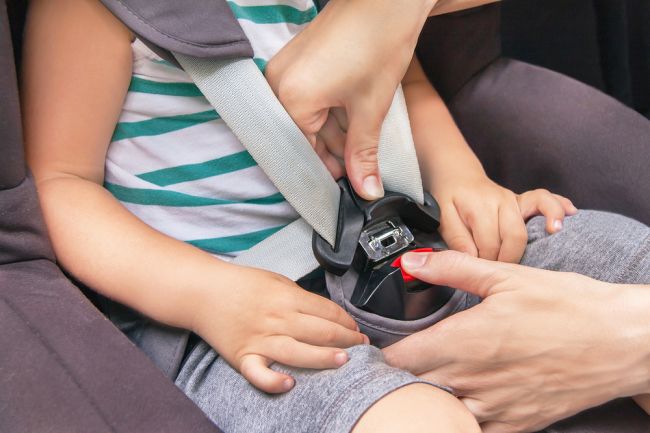 Automatický systém zamkol dieťa v rozhorúčenom aute v Zlíne