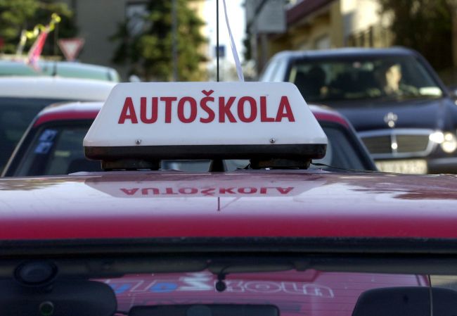 Žiak autoškoly šoféroval pod vplyvom alkoholu, nafúkal 1,6 promile
