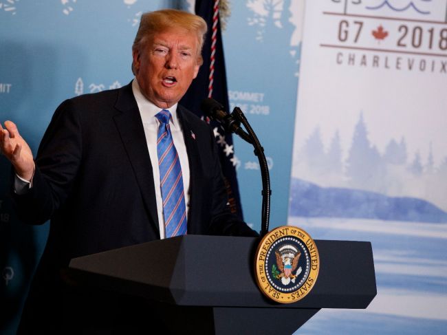 Trump podpísal nariadenie, ktoré udrží pokope rodiny migrantov