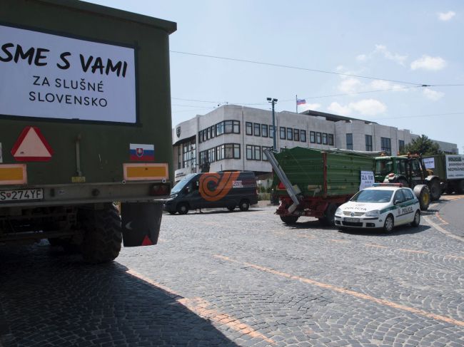 Polícia vysvetlila, prečo vykonávala dychové skúšky u protestujúcich farmárov
