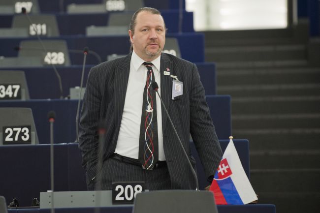 Škripek odhalil v Európskom parlamente škandalózne obchodovanie Malty s vízami