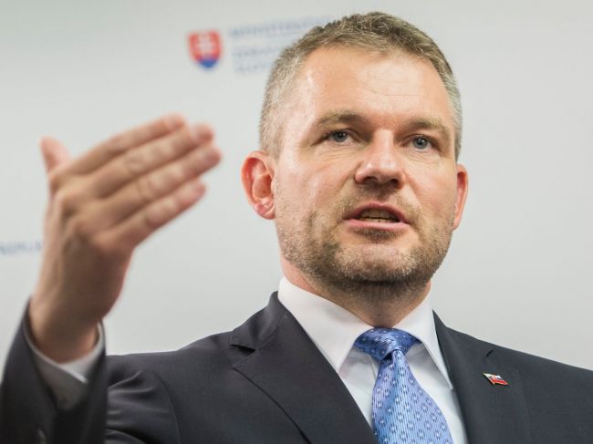 Premiér: Slovensko už malo fašistického prezidenta, nezopakujme to