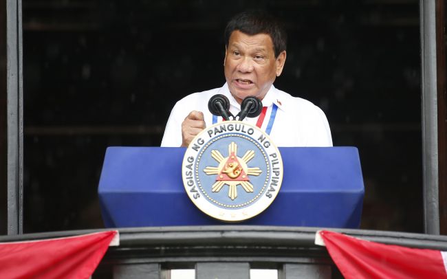 Filipínskeho prezidenta Duterteho skritizovali za to, že označil Boha za "hlúpeho"