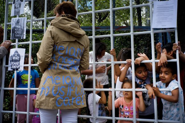 Súd v USA nariadil zjednotenie rozdelených rodín migrantov do 30 dní