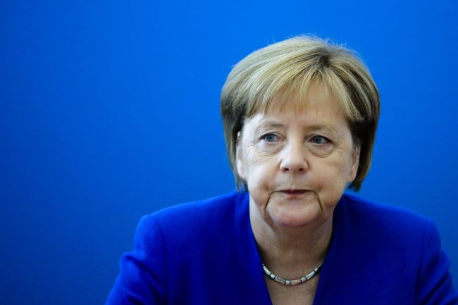 Merkelovej CDU je naklonená ďalším ústupkom v spore o azylovú politiku