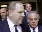 Producenta Weinsteina obžalovali zo sexuálneho násilia voči tretej žene