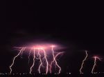V dnešný deň počítajte s búrkami, meteorológovia vydávajú výstrahu