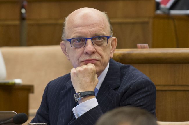 SaS predloží návrhy legislatívnych riešení pre zníženie počtu exekúcií