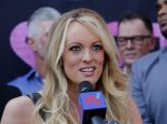 V striptízovom klube zadržali Stormy Daniels, ktorá sa súdi s Trumpom