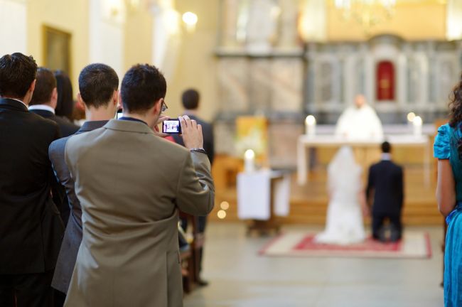 Svadobní hostia sa najčastejšie sťažujú na týchto 10 vecí