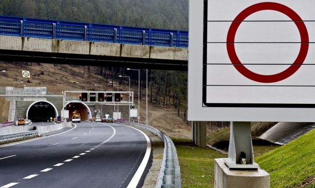Diaľnicu pod Tatrami opäť na štyri dni zatvoria