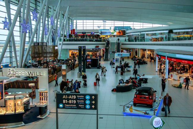 Terminál budapeštianskeho letiska evakuovali pre podozrivého pasažiera