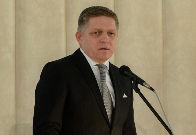 Fico vyzýva médiá, politikov a cirkvi na objektívnejší pohľad na Slovensko
