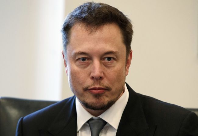 Elon Musk sa ospravedlnil za to, že britského potápača označil za pedofila