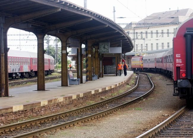 Vlak zrazil muža neďaleko bratislavskej stanice