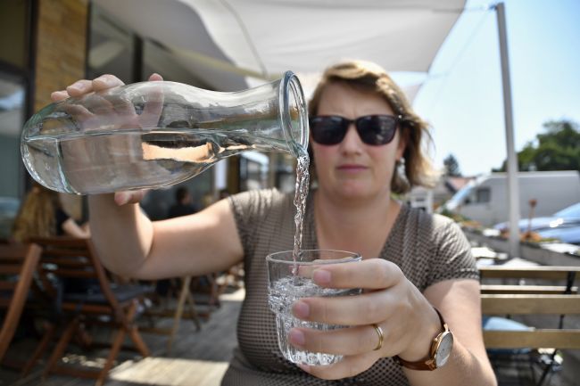 Horúčavy na Slovensku pokračujú, dôležitý je pitný režim