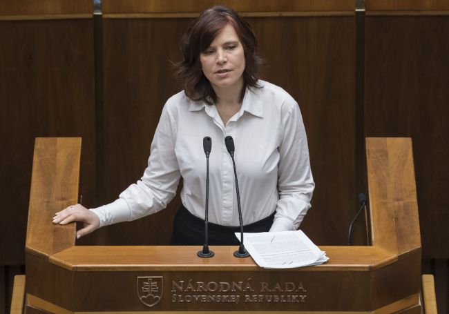 Remišová: Úrad vlády má vysvetliť, prečo nevyužíva vlastné právne služby