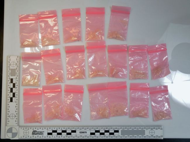 Polícia zadržala v Trnave u 19-ročného Čecha minimálne 125 dávok extázy