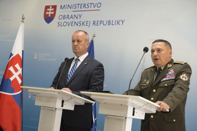 Armáda prepustí vojakov, ktorí sa podieľajú na činnosti Slovenských brancov