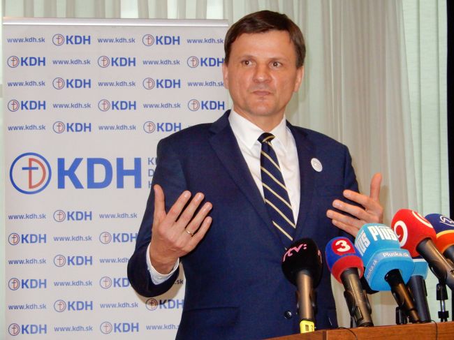 KDH pre kauzu únosu žiada predčasné voľby, odporúča tiež zamerať sa na SNS