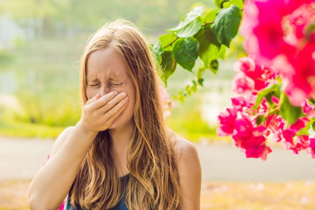 Alergici si nevydýchnu, trápi ich peľ inváznych rastlín